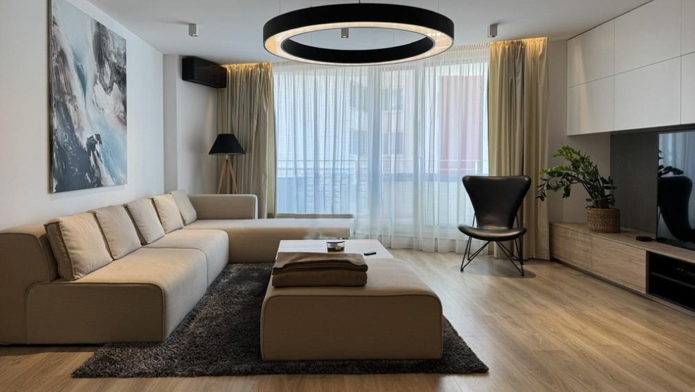 Predané / 2-izbový byt po rekonštrukcii s  garažovým státim a zariadením