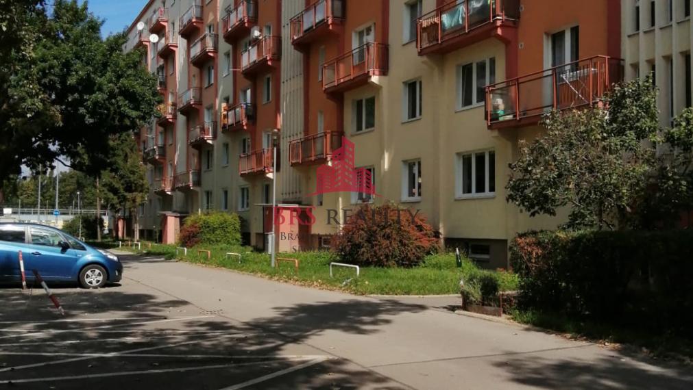 2 izb. byt Sklenárova ulica, pekná lokalita