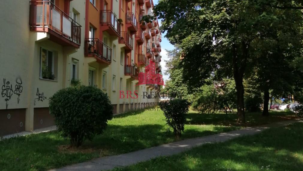 2 izb. byt Sklenárova ulica, pekná lokalita