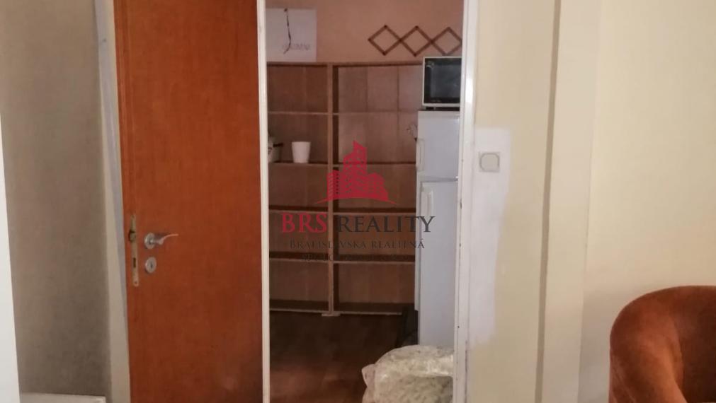 2 izb. byt Sklenárova ulica, pekná lokalita