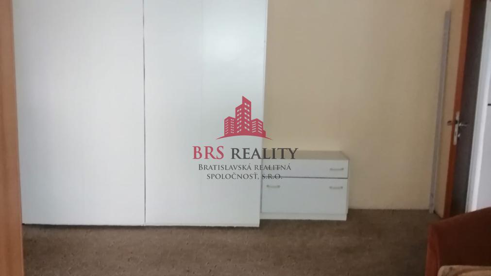 2 izb. byt Sklenárova ulica, pekná lokalita