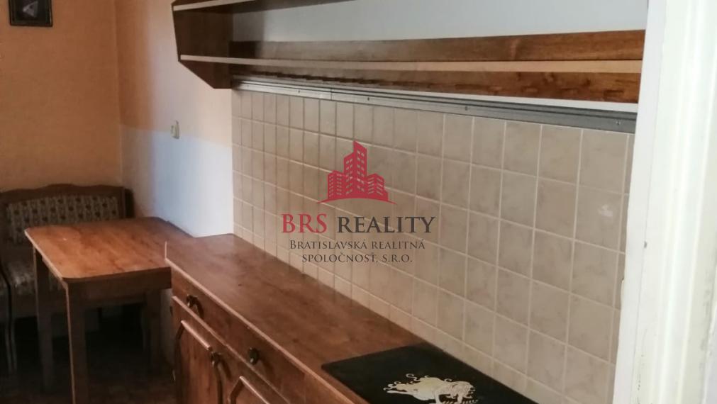 2 izb. byt Sklenárova ulica, pekná lokalita