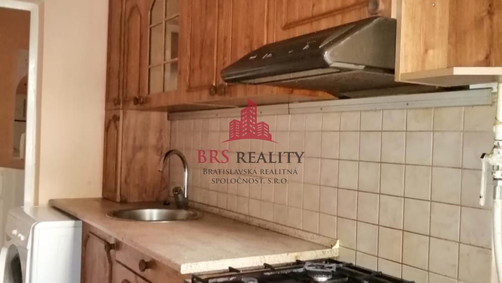 2 izb. byt Sklenárova ulica, pekná lokalita