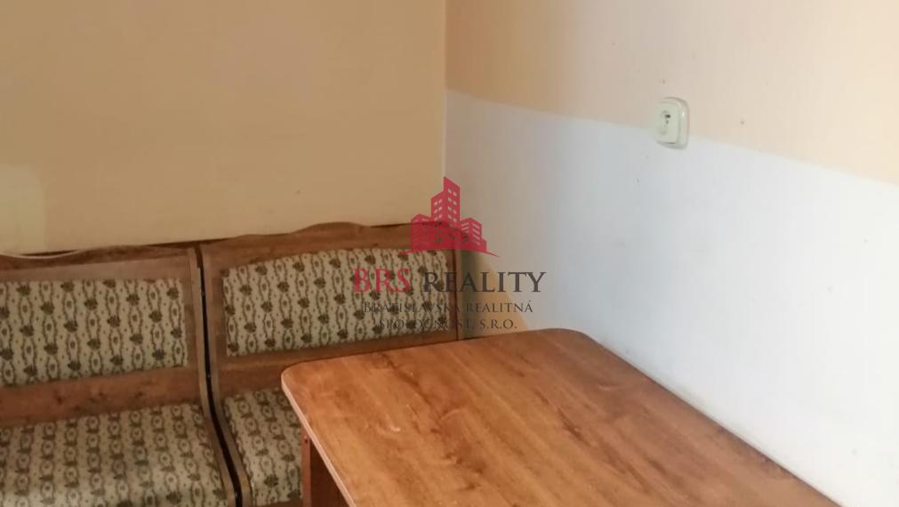 2 izb. byt Sklenárova ulica, pekná lokalita