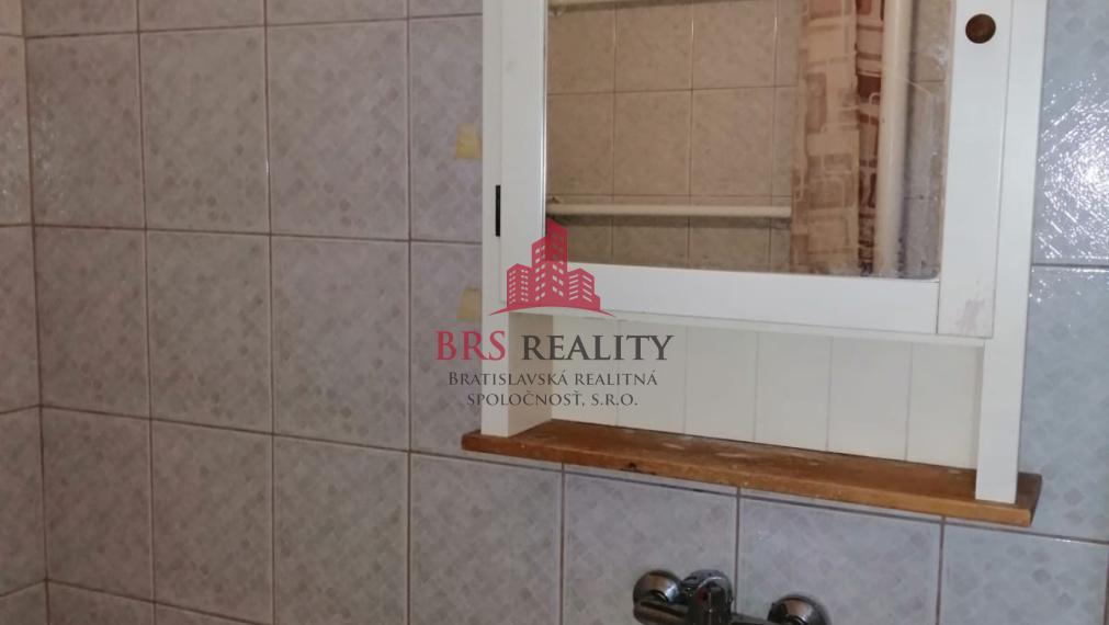 2 izb. byt Sklenárova ulica, pekná lokalita