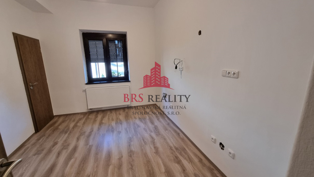 Rodinný dom v veľkým pozemkom po rekonštrucii