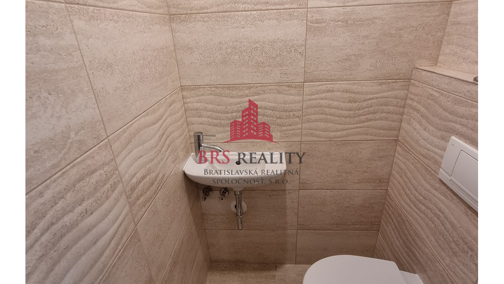 Rodinný dom v veľkým pozemkom po rekonštrucii