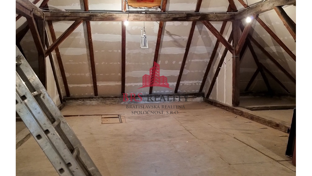 Rodinný dom v veľkým pozemkom po rekonštrucii