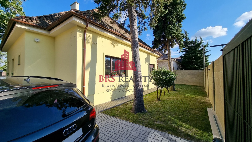 Rodinný dom v veľkým pozemkom po rekonštrucii