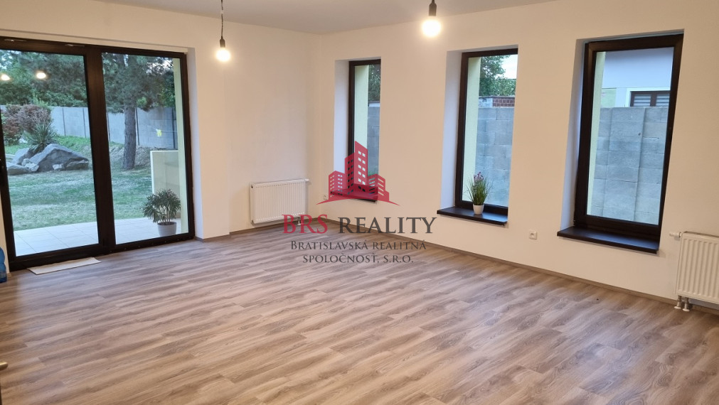 Rodinný dom v veľkým pozemkom po rekonštrucii