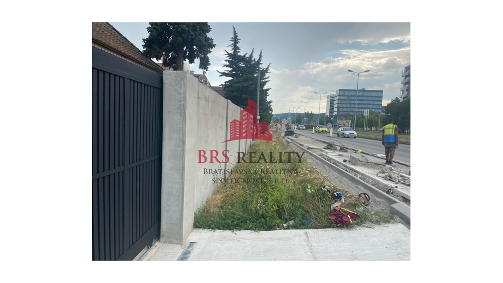 Rodinný dom v veľkým pozemkom po rekonštrucii