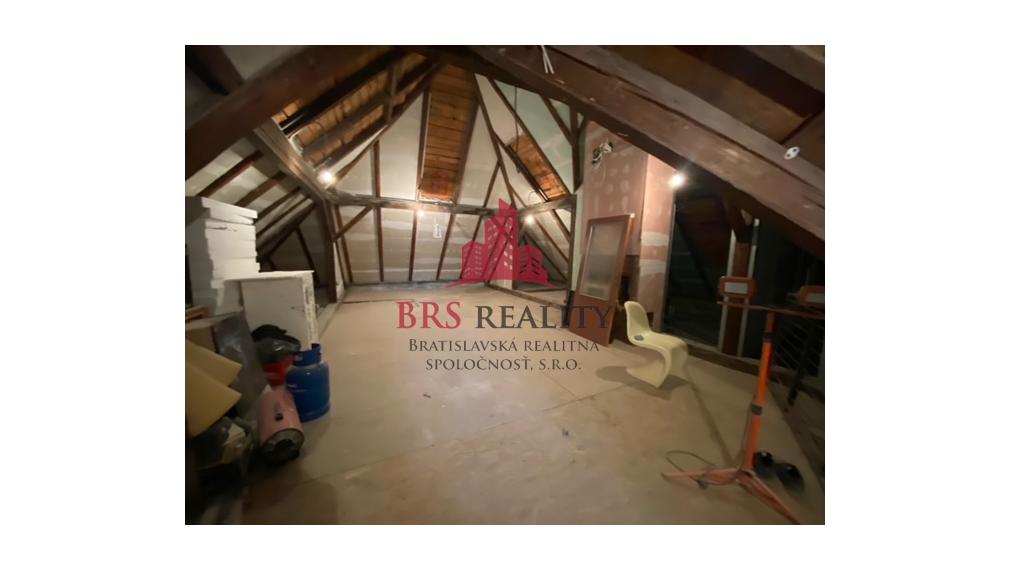 Rodinný dom v veľkým pozemkom po rekonštrucii