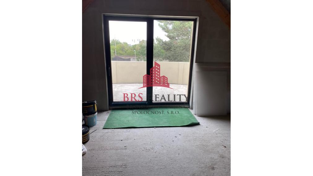 Rodinný dom v veľkým pozemkom po rekonštrucii