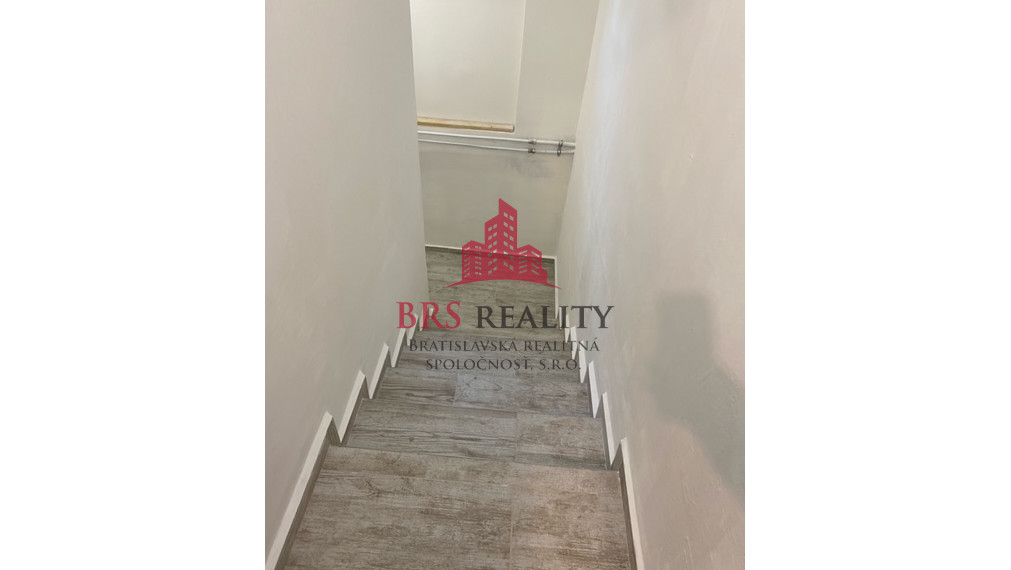 Rodinný dom v veľkým pozemkom po rekonštrucii