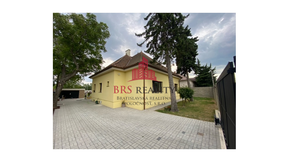 Rodinný dom v veľkým pozemkom po rekonštrucii