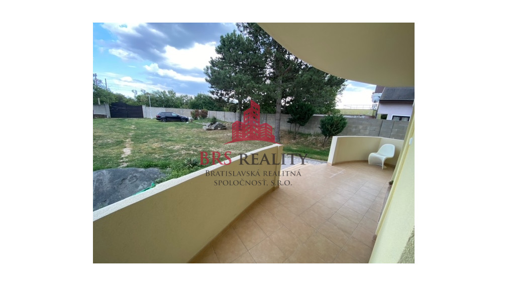 Rodinný dom v veľkým pozemkom po rekonštrucii