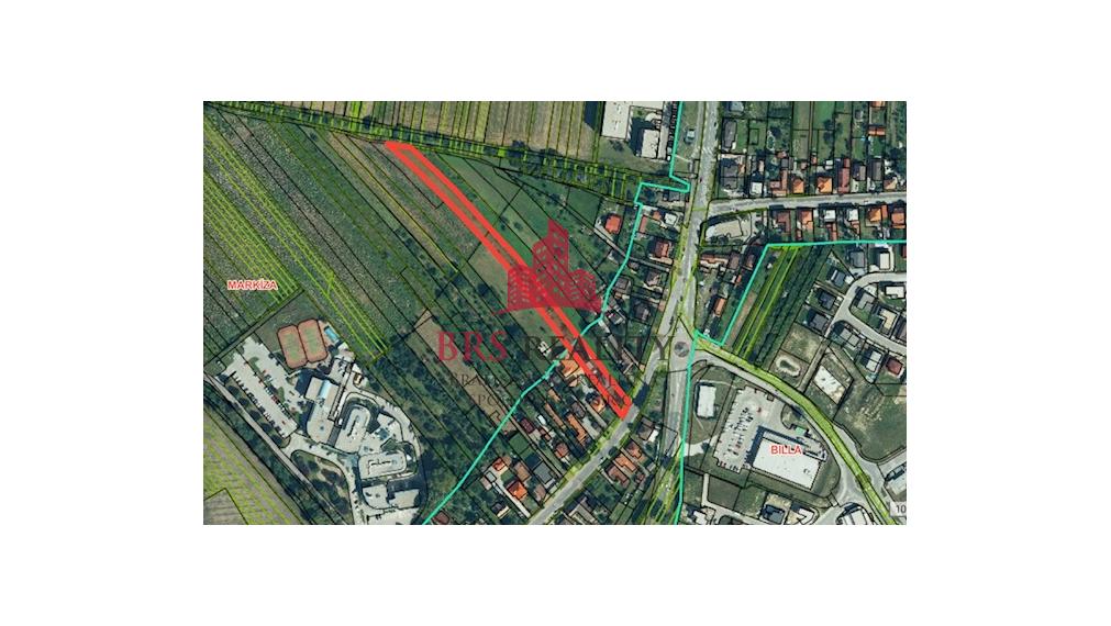 Rodinný dom s 2 x 4 izb byt a veľký pozemok 3.537m2