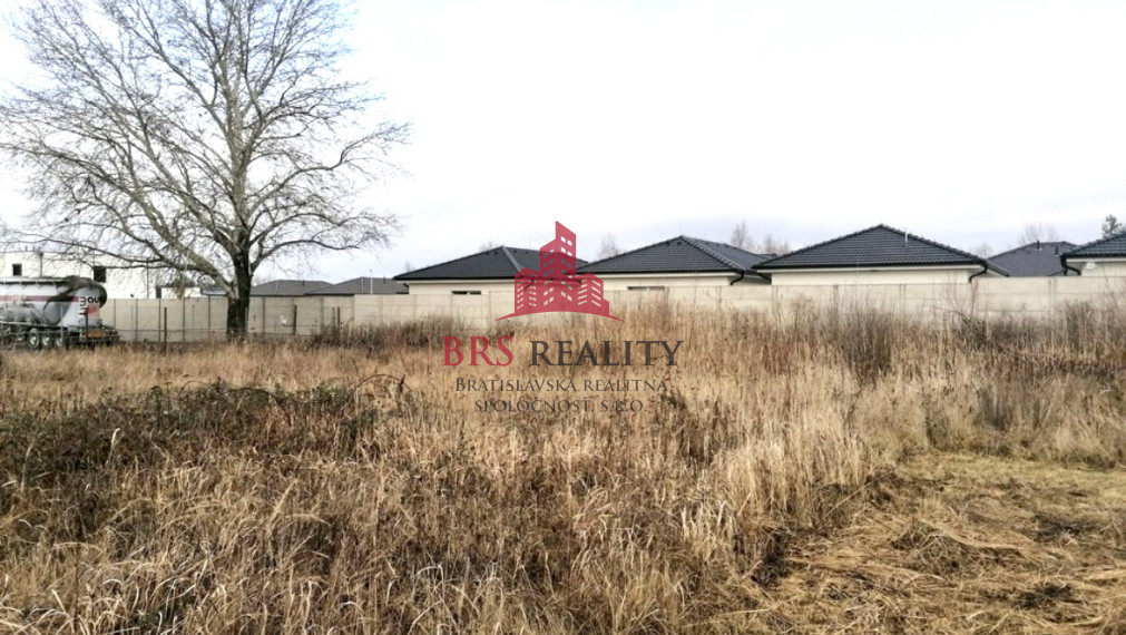 Pozemok vhodný pre výstavbu rodinných domov 2772 m2