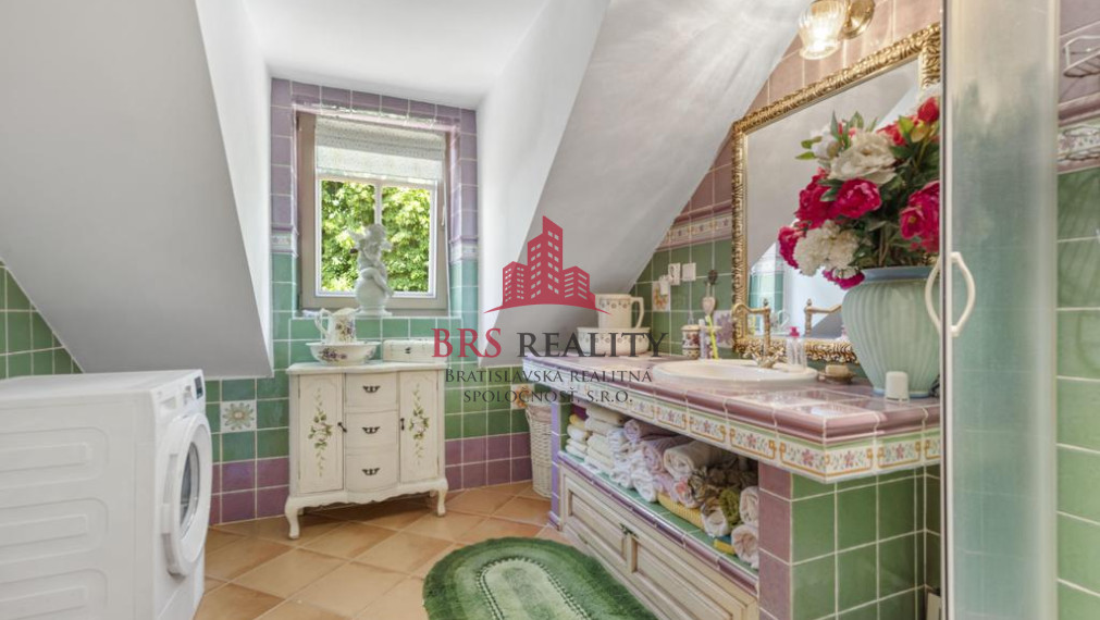 Nádherná usadlosť na Myjave  5047 m2 na predaj!