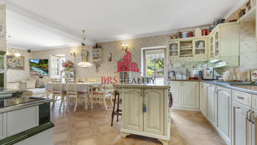 Nádherná usadlosť na Myjave  5047 m2 na predaj!