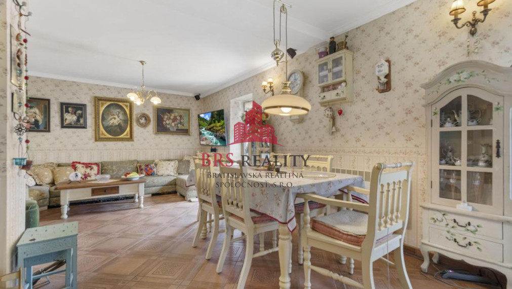 Nádherná usadlosť na Myjave  5047 m2 na predaj!