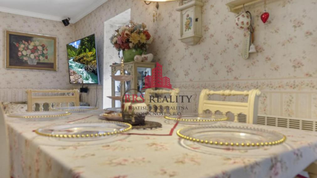 Nádherná usadlosť na Myjave  5047 m2 na predaj!