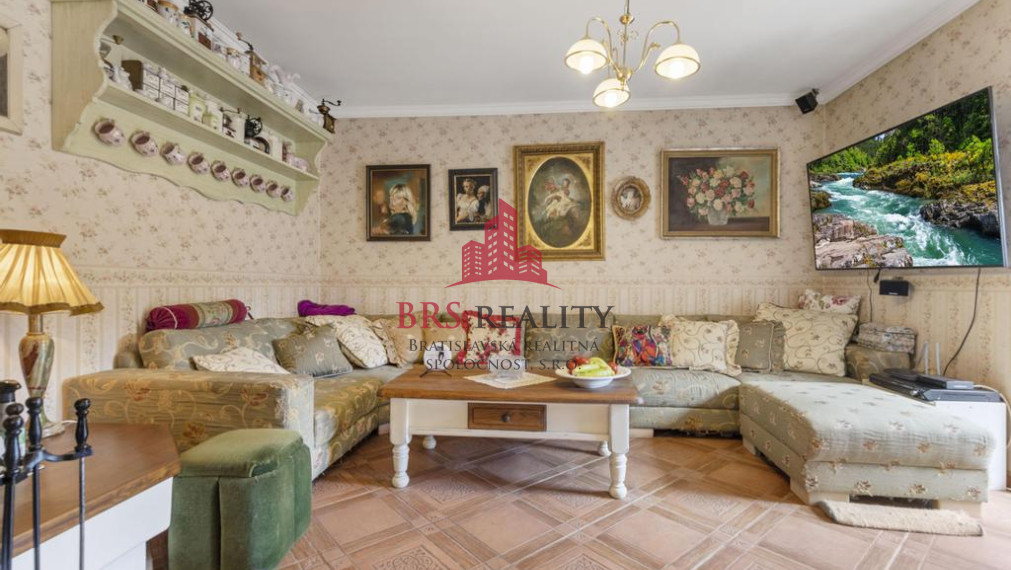 Nádherná usadlosť na Myjave  5047 m2 na predaj!