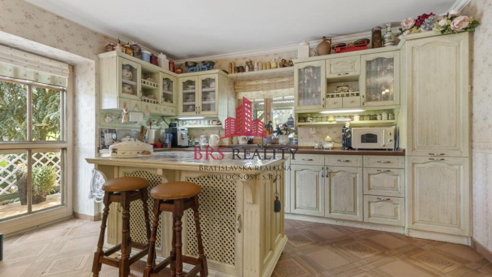 Nádherná usadlosť na Myjave  5047 m2 na predaj!