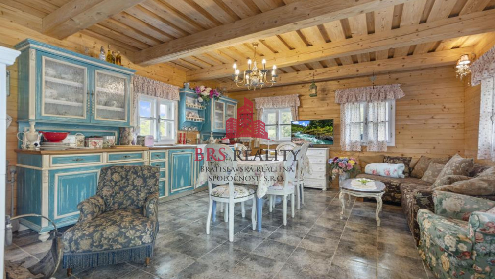 Nádherná usadlosť na Myjave  5047 m2 na predaj!