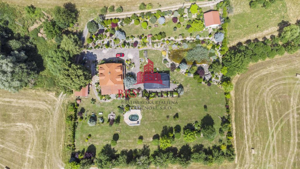 Nádherná usadlosť na Myjave  5047 m2 na predaj!