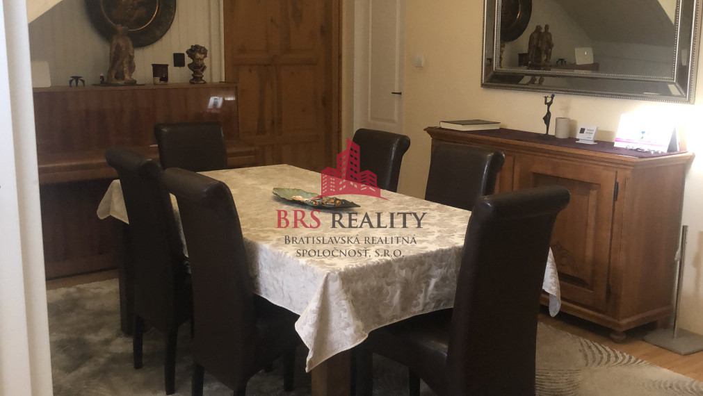 Dvojgeneračný rodinný dom, pozemok 800m2