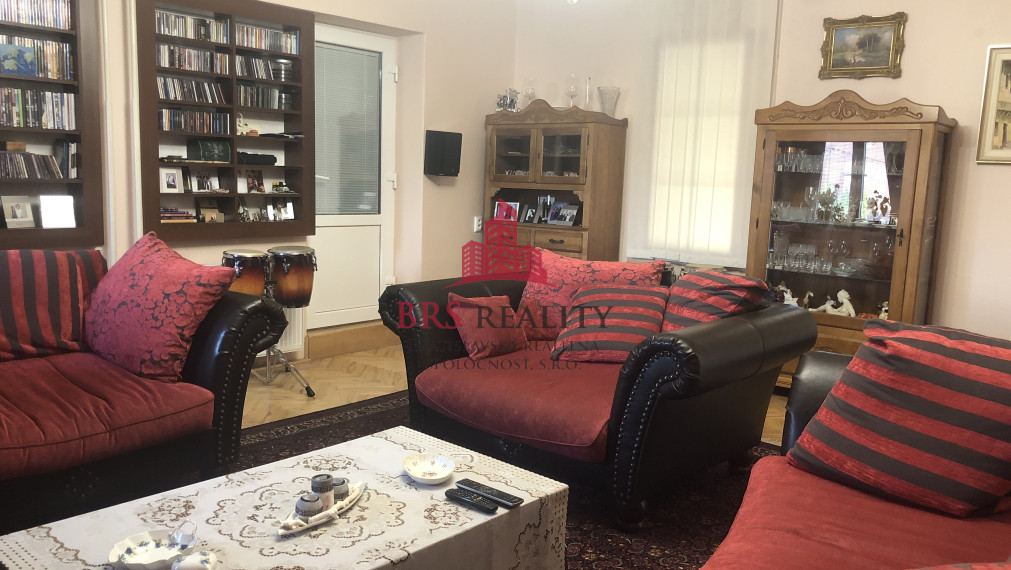 Dvojgeneračný rodinný dom, pozemok 800m2