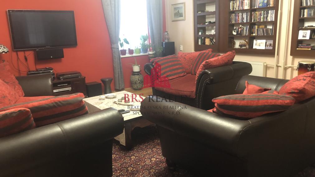 Dvojgeneračný rodinný dom, pozemok 800m2