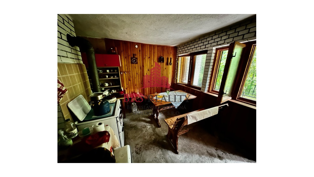 NA PREDAJ: CHATA S POZEMKOM 1800 m2, BLÍZKO-KOŠÍC