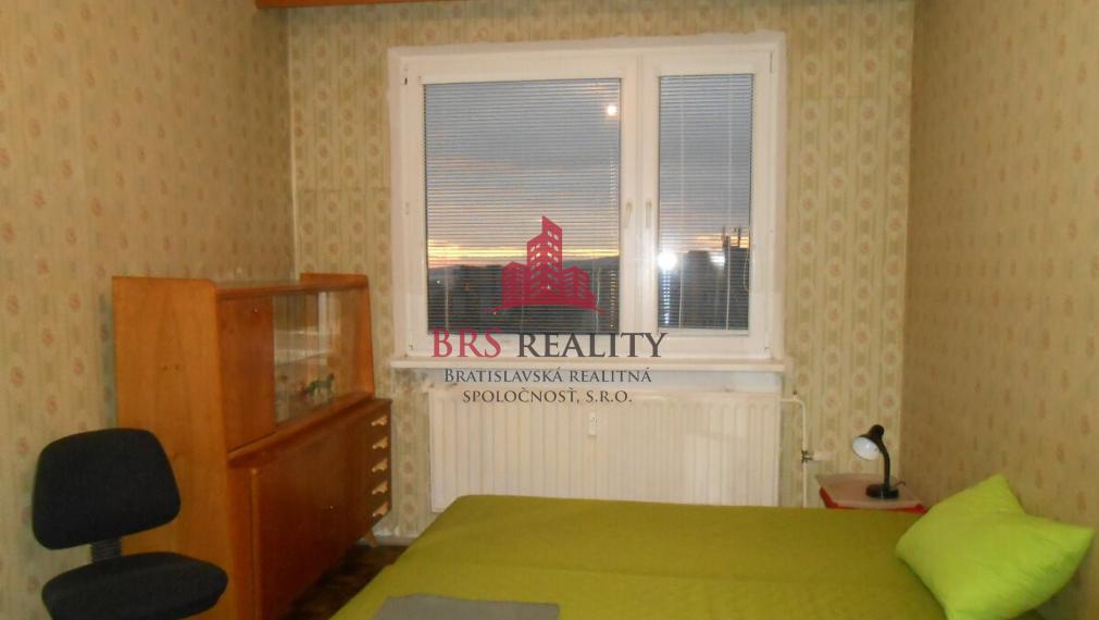 Predané - Ponúkame 2izb byt v pôvodnom stave na Romanovej ul.