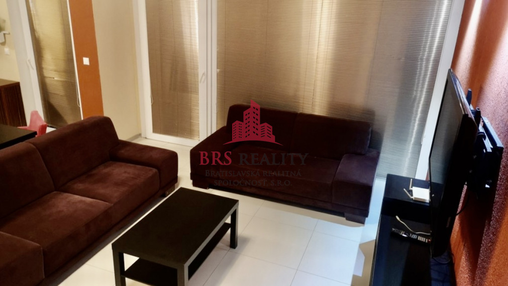 Predané - Predaj pekného 4 izbového rodinného domu