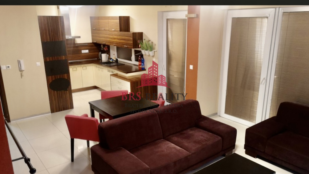 Predané - Predaj pekného 4 izbového rodinného domu