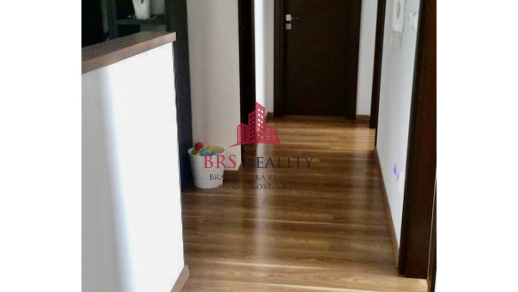 Predané - Predaj pekného 4 izbového rodinného domu