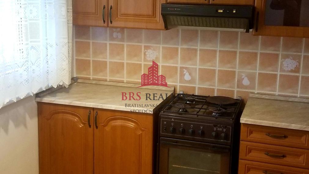 Predané - Na predaj 2 - izb. byt Púpavova ul.