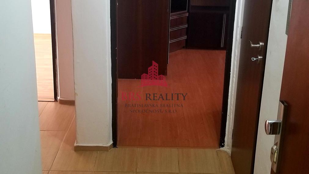 Predané - Na predaj 2 - izb. byt Púpavova ul.