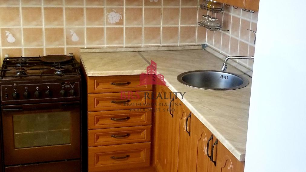 Predané - Na predaj 2 - izb. byt Púpavova ul.