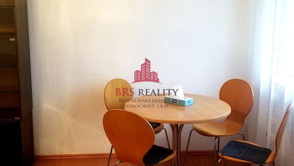 Predané - Na predaj 2 - izb. byt Púpavova ul.