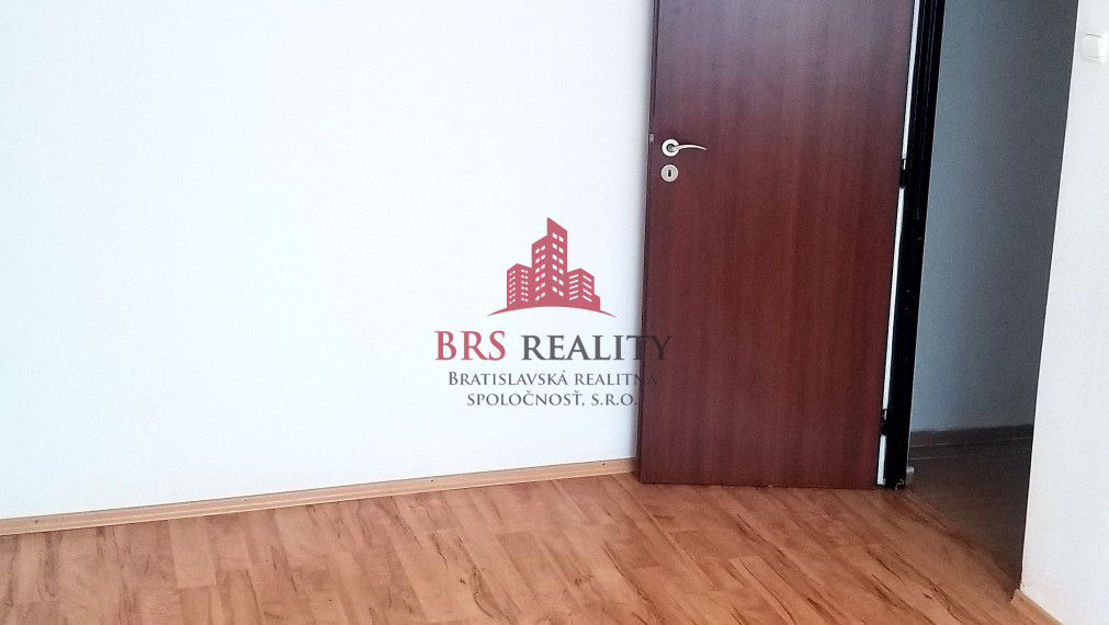 Predané - Na predaj 2 - izb. byt Púpavova ul.