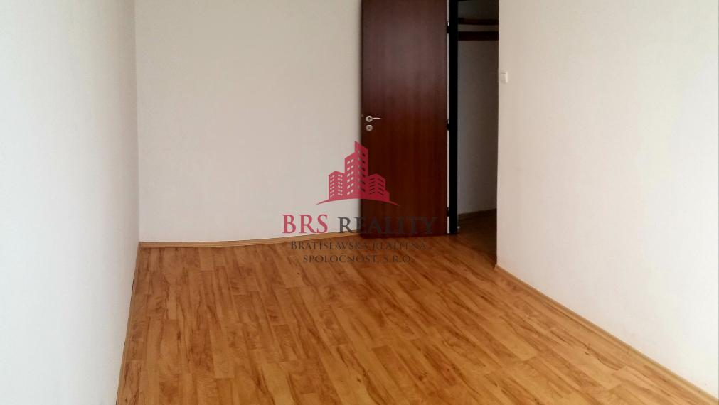 Predané - Na predaj 2 - izb. byt Púpavova ul.