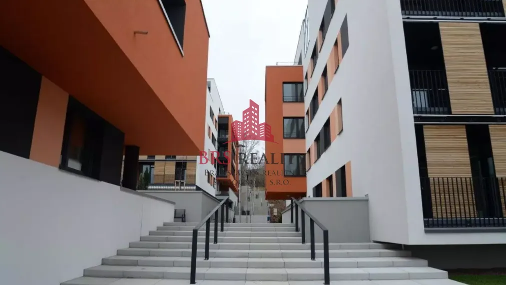 2 izb. byt Karlova ves - Staré Grunty - Villinky