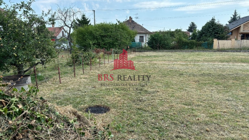 Na predaj pekný pozemok 848m2 Bernolákovo