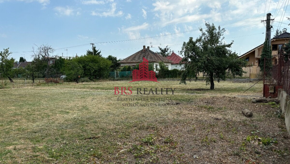 Na predaj pekný pozemok 848m2 Bernolákovo