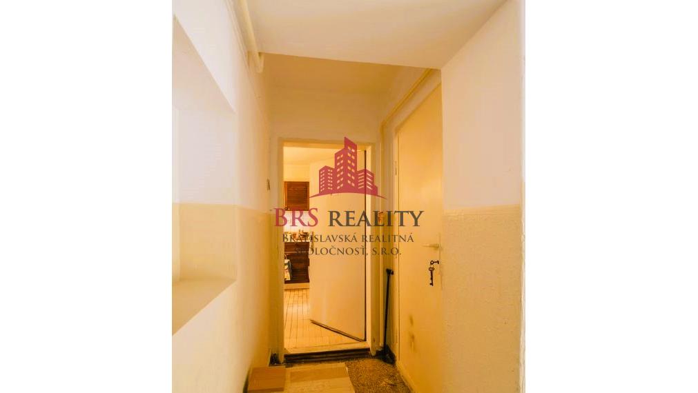 Predaj 2 izb byt na lukratívnej adrese s potenciálom na 3 izb. byt