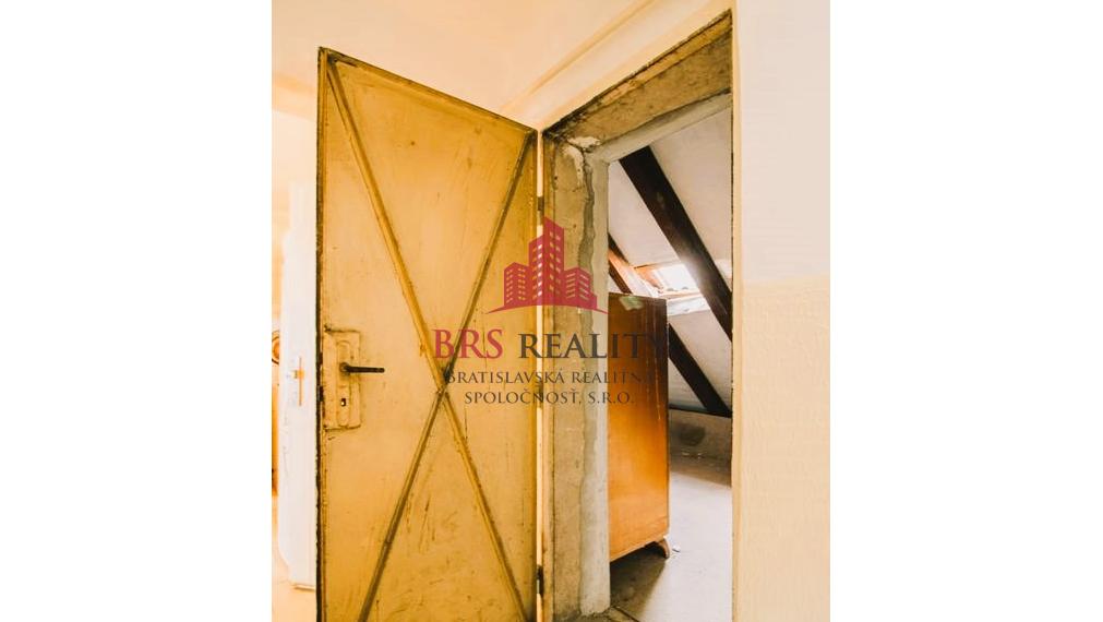 Predaj 2 izb byt na lukratívnej adrese s potenciálom na 3 izb. byt