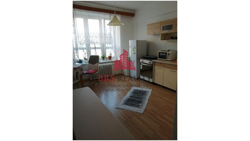 1IZB BYT TEHLA HISTORICKÉ CENTRUM KOŠÍC PRI STAREJ RADNICI